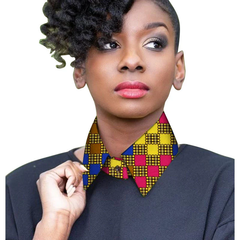 Title 12, Bavaglino in stile africano con papillon