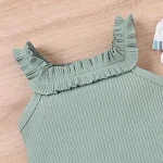 Meisjes Vest Romper Shorts Driedelige Set Perfect voor de zomer Comfortabele en stijlvolle kleding Ideaal voor meisjes — foto 4