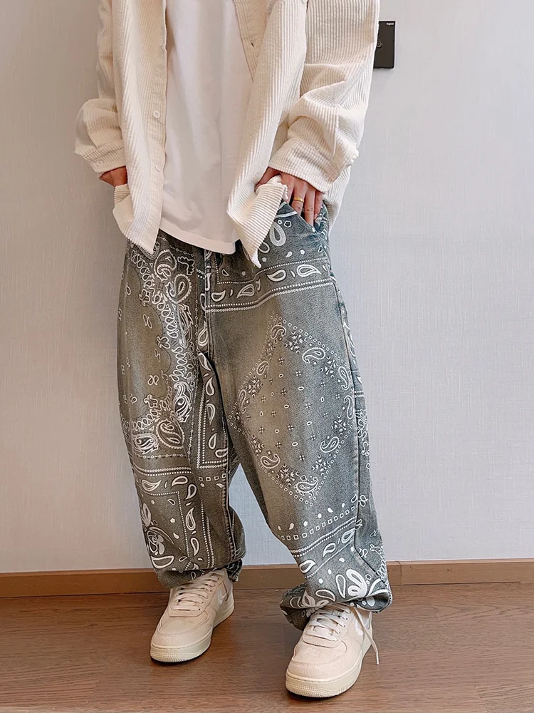 Calças Jeans Masculinas Retro Pu Shuai, Efeito Desbotado, Lavado, Estampa Flor de Caju, Modelagem Solta, Conforto e Estilo. — foto 7
