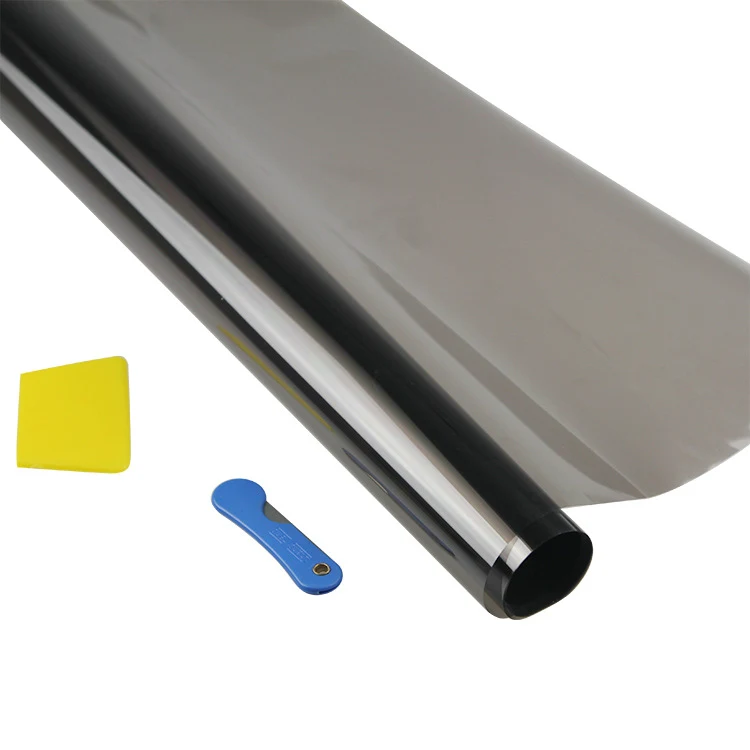 Zonnefilm voor autoruiten, zonwering en warmte-isolatie, zwarte autoruitfolie, dakfilm en parelkatoenen stok voor hittebescherming. — foto 5