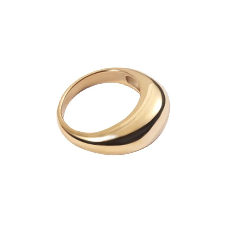 Anel circular de aço inoxidável minimalista e brilhante, ideal para um visual moderno e sofisticado. Perfeito para uso diário. — foto 4