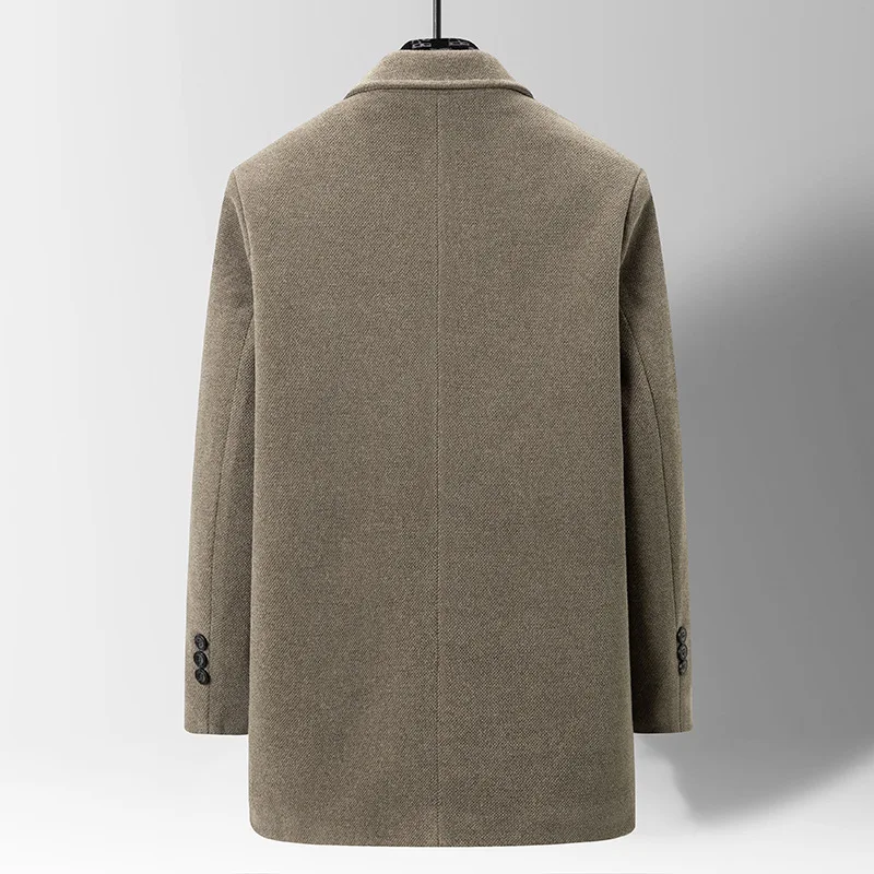 Abrigo de terciopelo de visón dorado de lana para hombre Elegancia y calidez para un estilo sofisticado Abrígate con lujo y siéntete excepcional. — foto 5