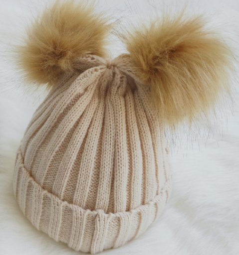 Title 5, Gorro infantil de lã tricotada