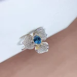 Conjunto de colar de topázio azul de Londres natural com banho de prata 925 e incrustações de ouro 18K. Sofisticação e beleza. — foto 11