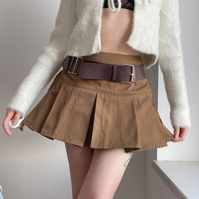 Saia curta cáqui plissada de cintura alta com cinto Combine estilo e conforto com esta saia versátil. Ideal para um visual moderno e elegante. — foto 5
