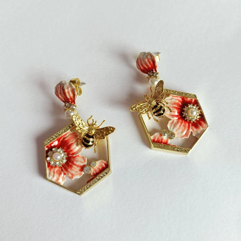 Brincos de flor românticos e doces com abelha para mulheres, eardrops femininos, ideais para presentear e adicionar um toque delicado ao seu visual. — foto 49