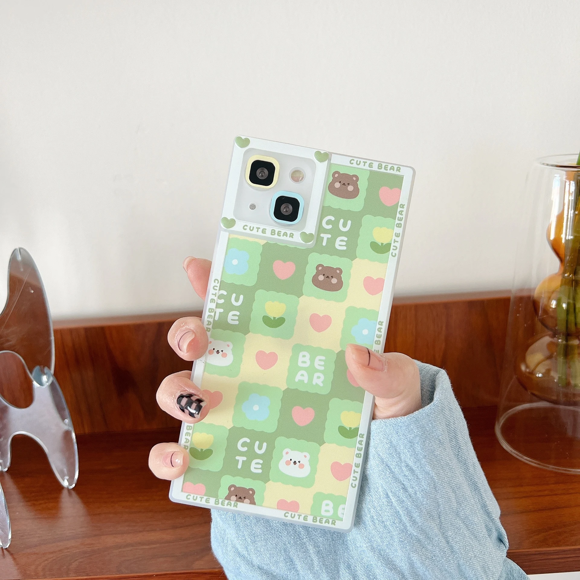 Title 4, Funda para teléfono Checkered Love Bear, proteg...