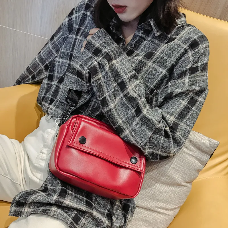 Bolso cuadrado retro pequeño, súper moderno, bandolera pequeña, chic, estilo puerto, ideal para llevar tus esenciales con estilo y elegancia. — foto 1