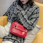Bolso cuadrado retro pequeño, súper moderno, bandolera pequeña, chic, estilo puerto, ideal para llevar tus esenciales con estilo y elegancia. — foto 1