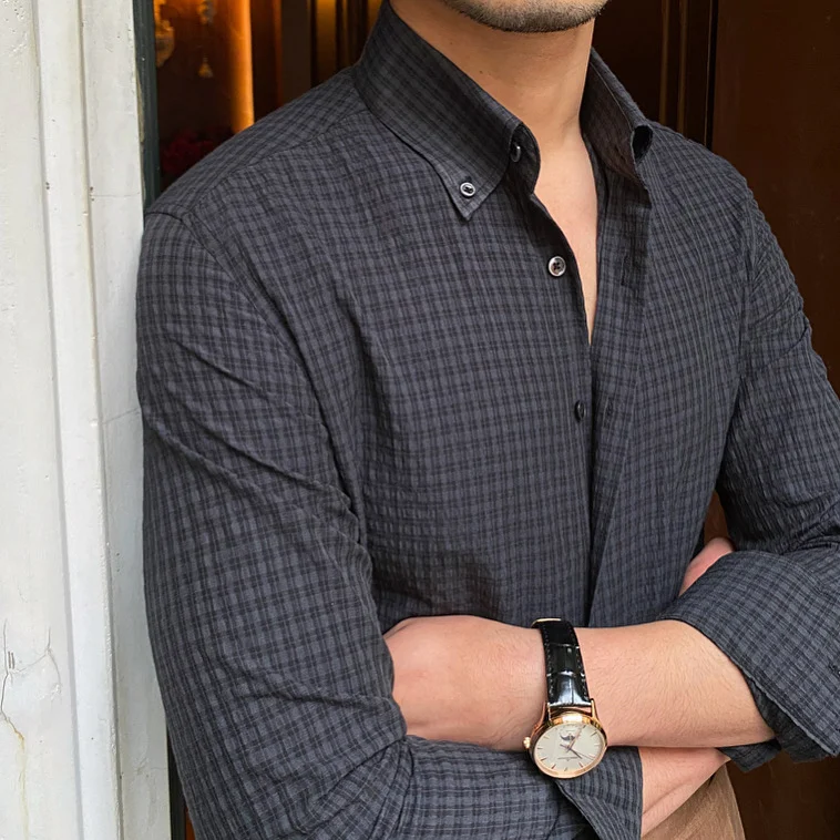 Camisa italiana retrô respirável e resistente a rugas, ideal para um visual clássico e confortável o dia todo. — foto 1