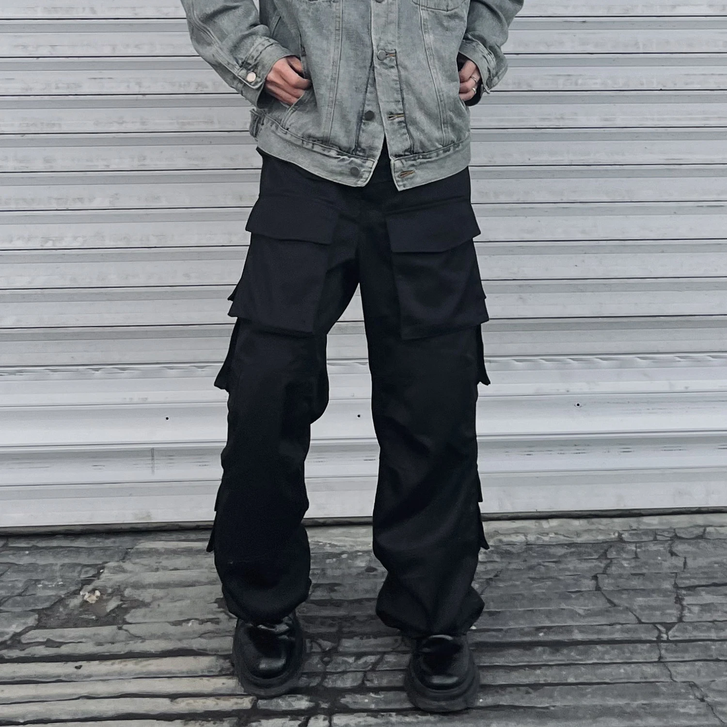 Men's Large Pocket Wide Leg Cannonball Cargo Pants, comfortable and stylish, offering ample storage and a relaxed fit fo — photo 1