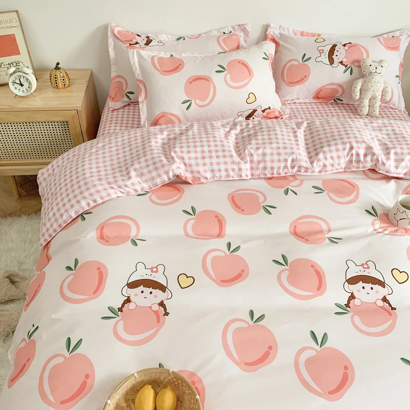Jogo de lençóis de cama fofos com desenhos animados em quatro peças, macios e confortáveis, para um quarto infantil alegre e aconchegante. — foto 10