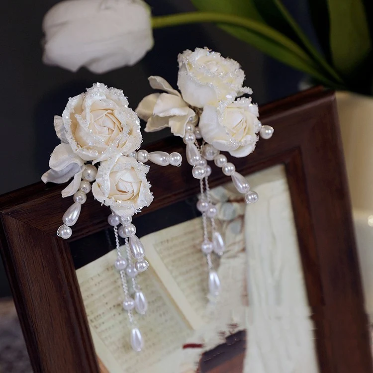 Brincos Personalizados com Flores de Rosa Super Imortais e Brilhantes, para um toque único e beleza radiante — foto 3
