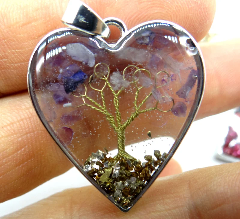 Bordas de Pedra Natural Triturada com Cristal Incrustado em Resina — foto 7