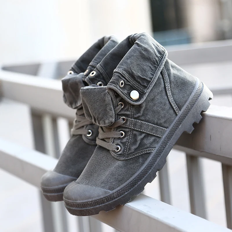 Platform high-top canvas shoes for style and comfort. Walk confidently and add a modern touch to your everyday look with — photo 2