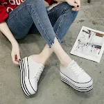 Zapatillas de mujer con plataforma y puntera redonda. Cordones elegantes para comodidad y estilo. Disfruta la moda y el confort. — foto 7