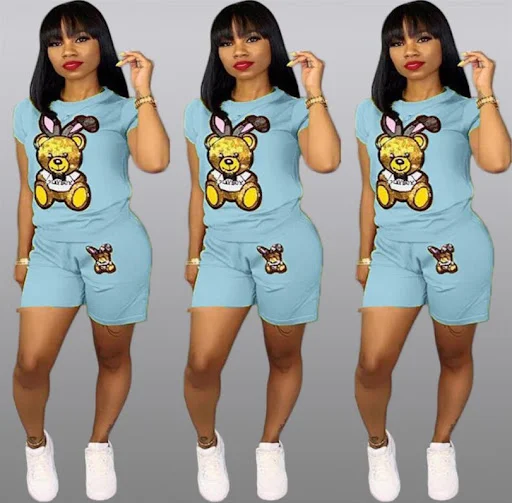 Title 3, Paillet Cartoon Lady Suit