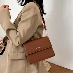 Bolso Cuadrado Pequeño Messenger Texturizado para Mujer Versátil y Elegante Ideal para Cualquier Ocasión Diseño Atemporal y Funcional Perfecto para Llevar lo Esencial — foto 2
