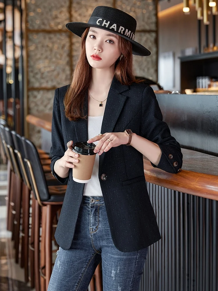 Title 3, Womens Small Pink Checked Suit Jacket. A styli...