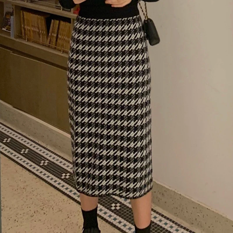 Title 3, High waist skirt for an elegant and comfortable...