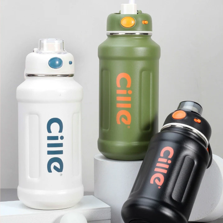 High-value, large-capacity insulated water cup with a portable straw. Perfect for keeping your drinks cold or hot on the — photo 6