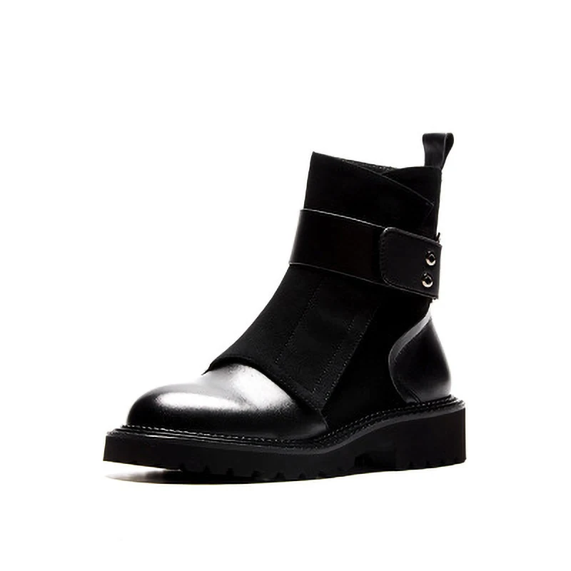 Botas Martin com costura na biqueira redonda e fivela. Conforto e estilo atemporal para seus pés, perfeitas para qualquer momento e uso. — foto 1