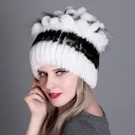 Gorro de pele de coelho Rex tricotado feminino Aquece e protege no inverno. Conforto e luxo com este gorro de pele macia e durável. Perfeito para o frio. — foto 26