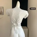 Camiseta feminina de manga curta com alça traseira — foto 1
