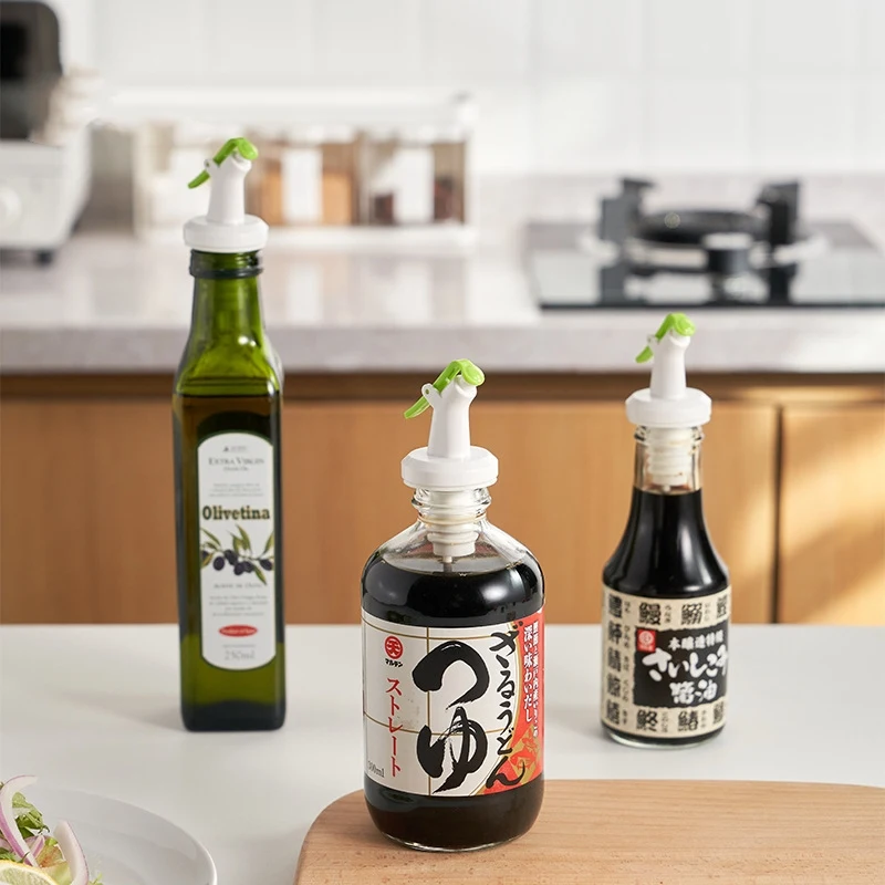 Multi-purpose Spice Jar with Fluid Guider for precise measuring and pouring. Keeps spices fresh, reduces waste, and orga — photo 10