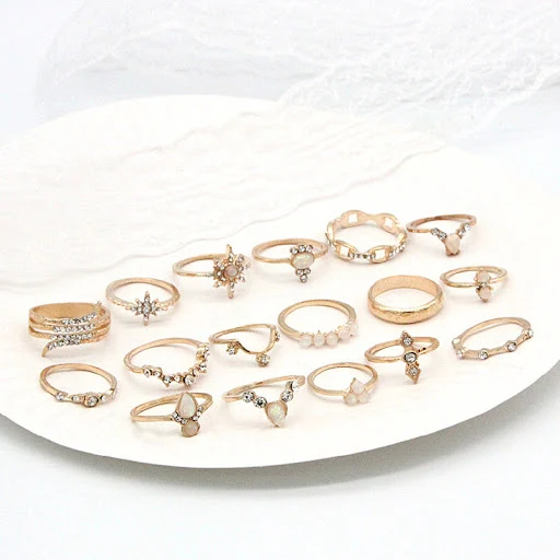 Title 5, Conjunto de anéis com pingente de diamante de 1...