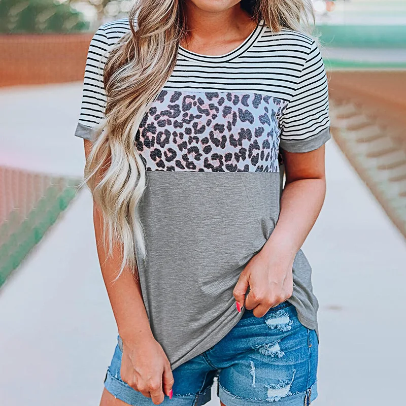 Title 6, T-shirt con stampa leopardata a strisce