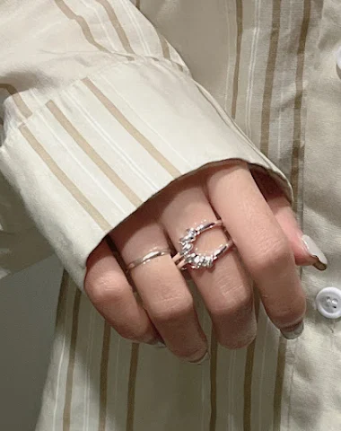 Women's Fashion Personality Knot Twist Ring Elevate your style. This elegant and versatile ring is perfect for adding a 