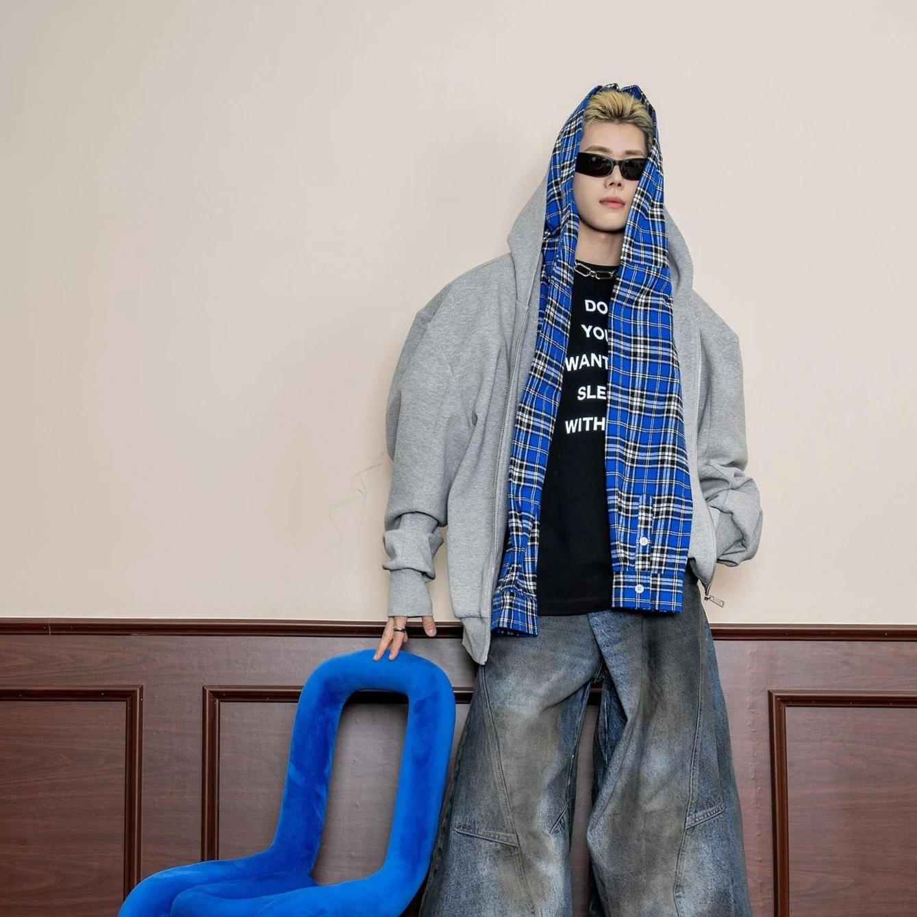 Moletom com capuz de camada dupla masculino Jaqueta cardigan falsa de duas peças para um visual moderno e confortável, perfeito para o dia a dia. — foto 6