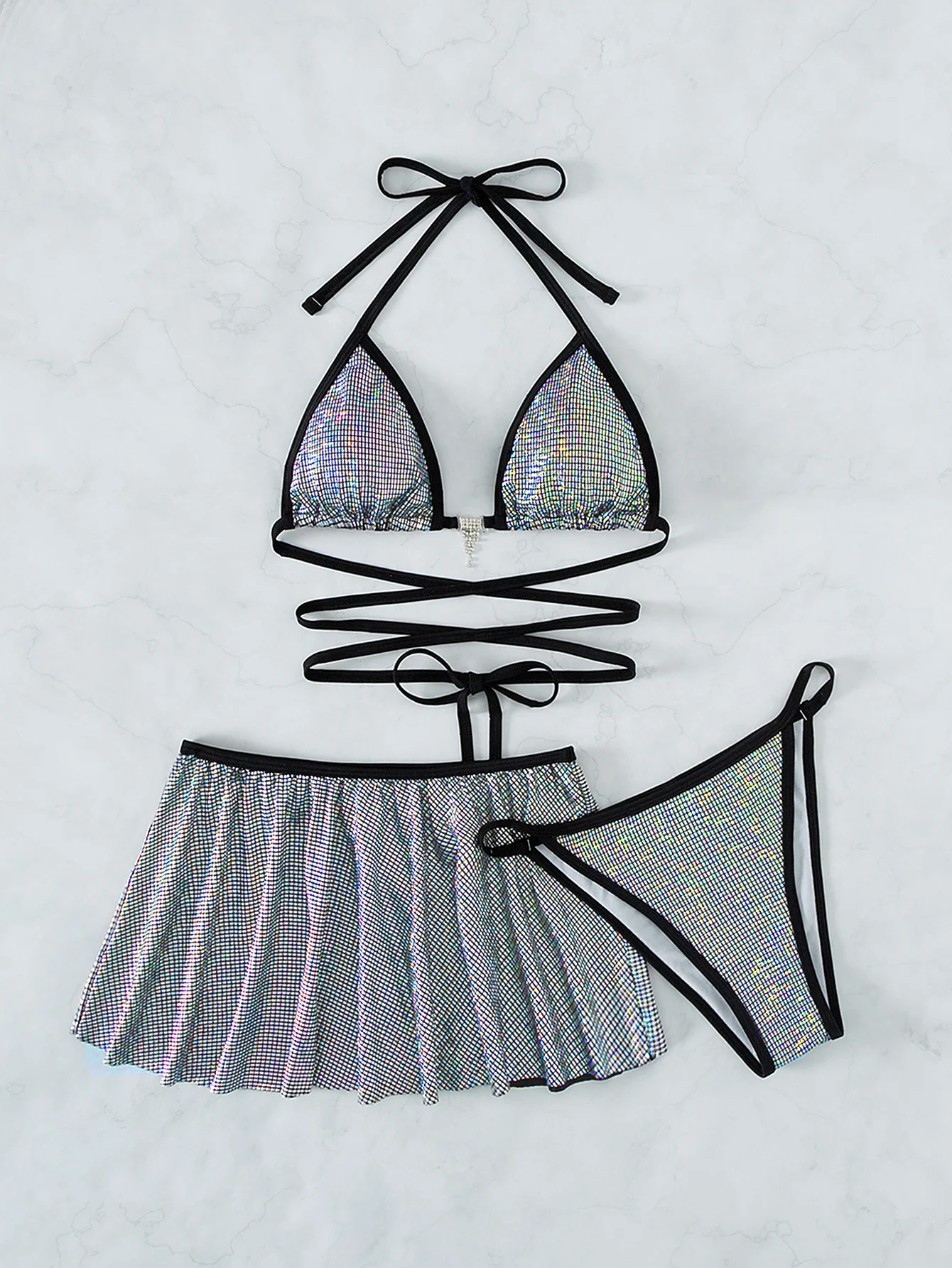 Drie-delige slanke strandbikini van speciale stof met touw. Zorgt voor een stijlvolle, comfortabele en modieuze zomerlook. — foto 6