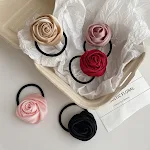 Rozenbloem haarband met elastiek, stijlvol accessoire voor unieke kapsels. Comfortabel en perfect voor dagelijks gebruik of speciale gelegenheden. — foto 9