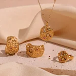 Colar Redondo Estrela Lua Micro Inlay Banhado a Ouro 18K Aço Inoxidável Joia Elegante Presente Feminino — foto 8