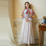 Vestido com lenço de seda bordado Phoenix, contraste. Elegância e exclusividade em uma peça. Ideal para eventos especiais, conforto e sofisticação. — foto 3