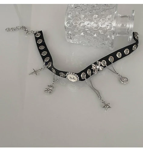 Title 6, Collana Punk Bear XINGX con nappe e fiocco, sti...