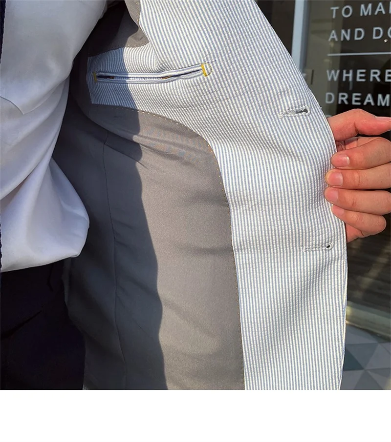 Terno fino de seersucker listrado azul para homens Conforto e estilo para o verão, ideal para dias quentes, leve e respirável. — foto 3