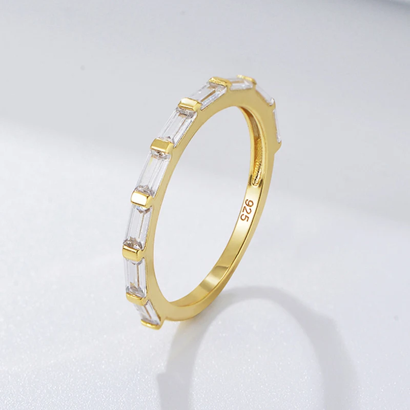 Anel Retangular de Prata Esterlina com Zircônia para Mulher Moda Simples e Luxuosa Joia Leve e Elegante Perfeita para Presentear — foto 2