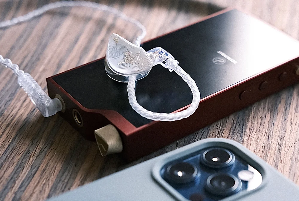 Title 6, Entry-level Headset with Swappable Subwoofer