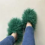 Pantufas femininas de algodão quentes Imit. Pele de ovelha Maomao, botas de neve, conforto e calor para seus pés no inverno. — foto 1