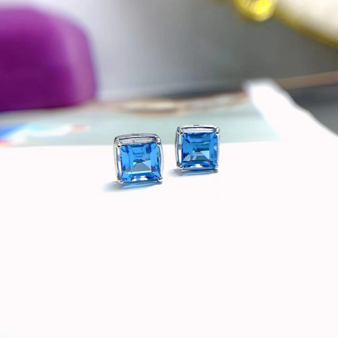 Brincos de topázio azul simples e naturais Asche prata 925 incrustada, perfeitos para adicionar um toque de cor e sofisticação. — foto 2