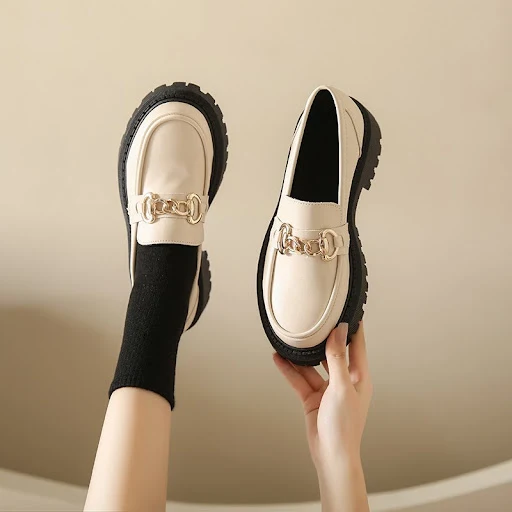 Title 5, Womens Versatile Fashion Retro Loafers Timeles...