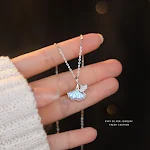 Colar de clavícula com folha de Ginkgo de zircônia micro-incrustada com pedra da lua, um acessório elegante para realçar sua beleza. — foto 8