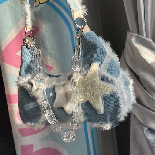 Title 4, Bolsa American Niche Denim Star feita à mão. De...