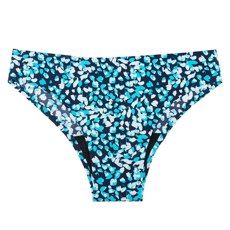 Naadloze dames slip met lekbescherming aan de zijkant. Hygiënisch ondergoed voor comfort en veiligheid tijdens de menstruatie. — foto 7