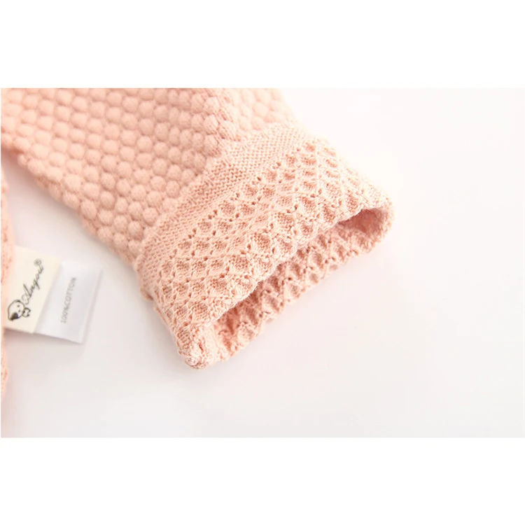 Tricô de renda para bebês. Roupinhas delicadas para recém-nascidos. Conforto e estilo para seu bebê. Explore nossa coleção de peças de tricô. — foto 2