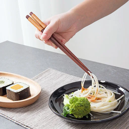 Title 4, Portable wooden spoon and chopstick storage box...