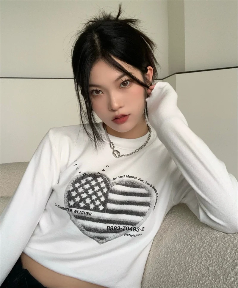 Title 2, Heart Printing Short-sleeved T-shirt Slim Fit S...